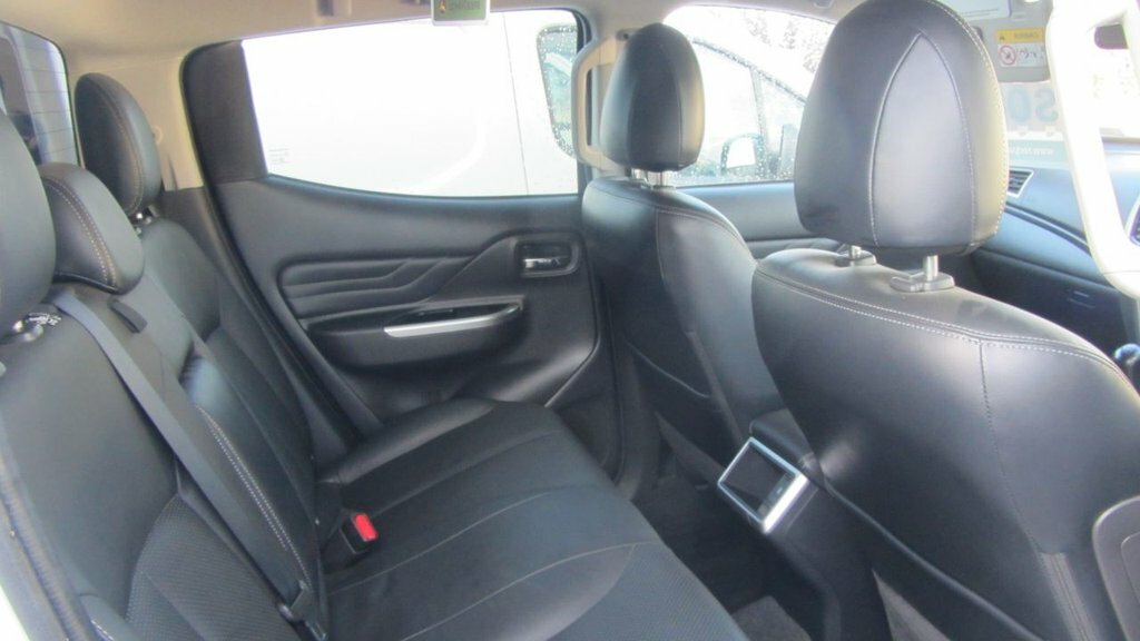 Mitsubishi L200 Double Cab Di-d 150 Barbarian 4Wd White #13