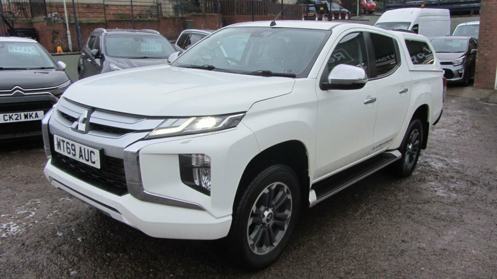 Mitsubishi L200 2.2L Dc Barbarian White #3