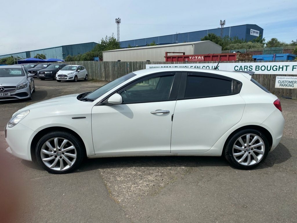 Alfa Romeo Giulietta 1.4L Lusso White #4