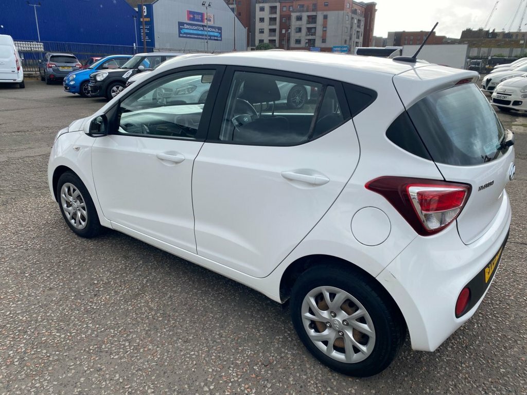 Hyundai I10 Hatchback Red #14