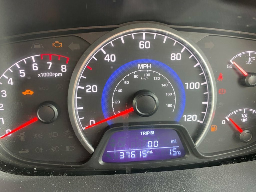 Hyundai I10 Hatchback Red #33