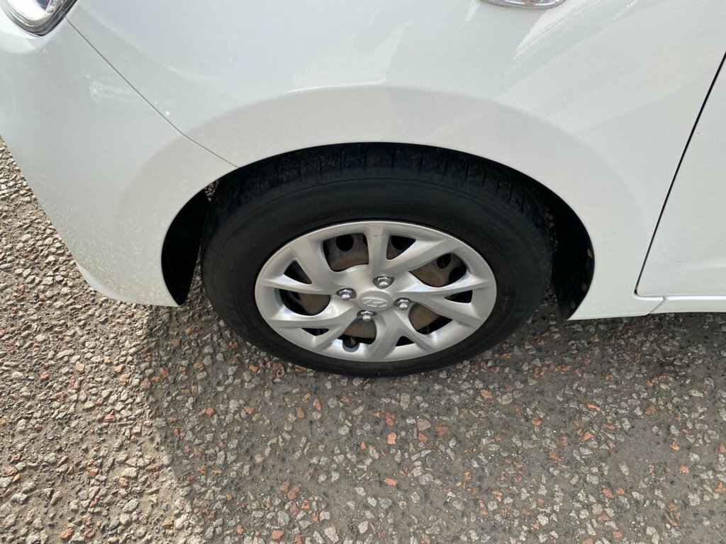 Hyundai I10 Hatchback Red #25