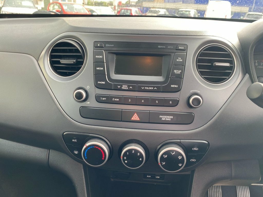 Hyundai I10 Hatchback Red #32