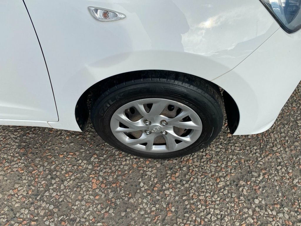 Hyundai I10 Hatchback Red #18