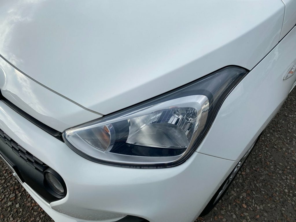 Hyundai I10 Hatchback Red #15