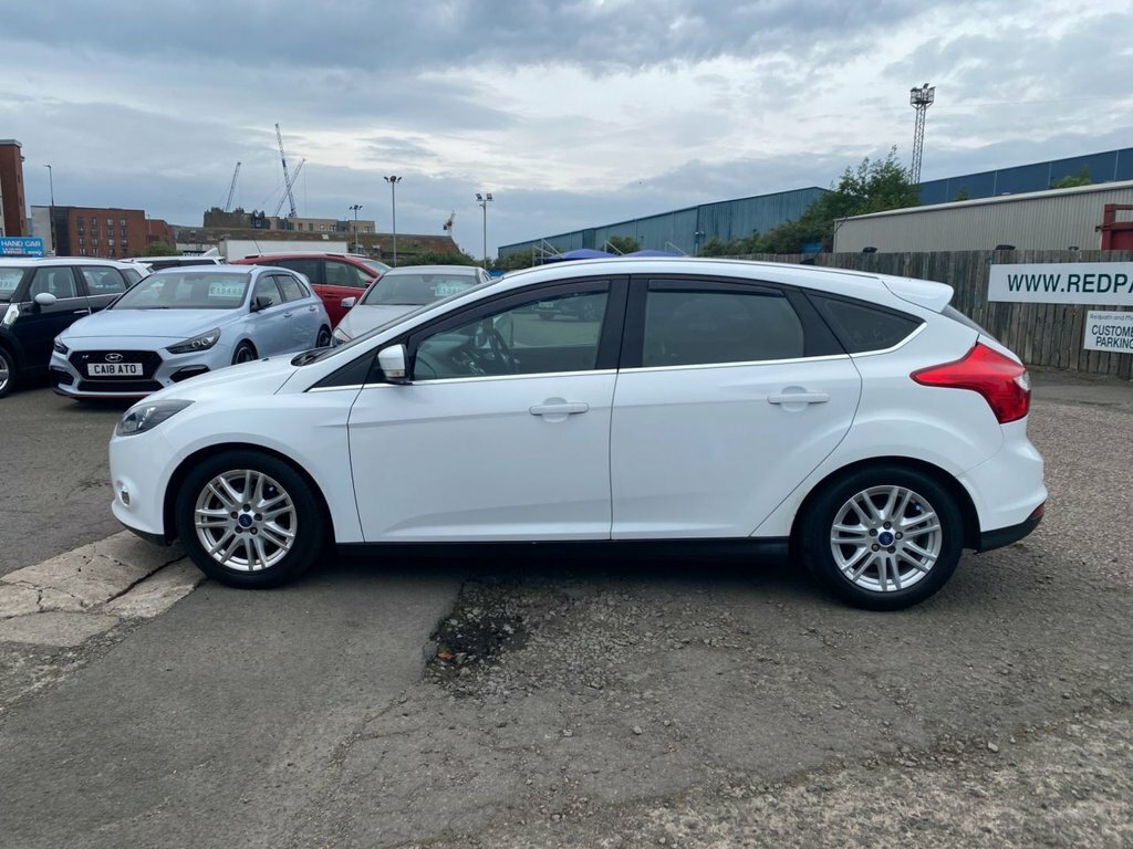 Ford Focus 1L Titanium White #4