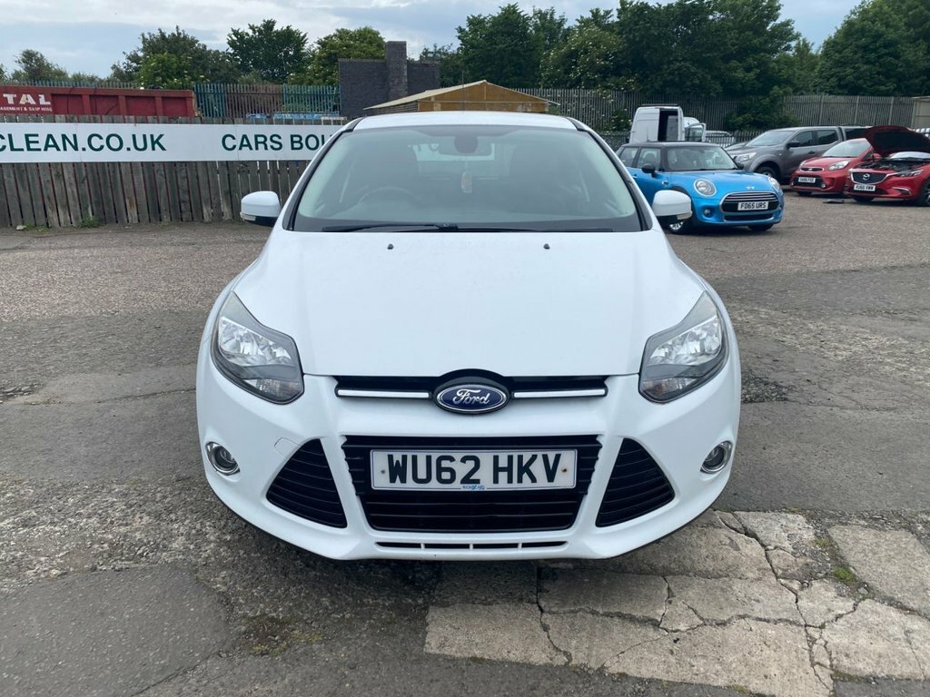 Ford Focus 1L Titanium White #2