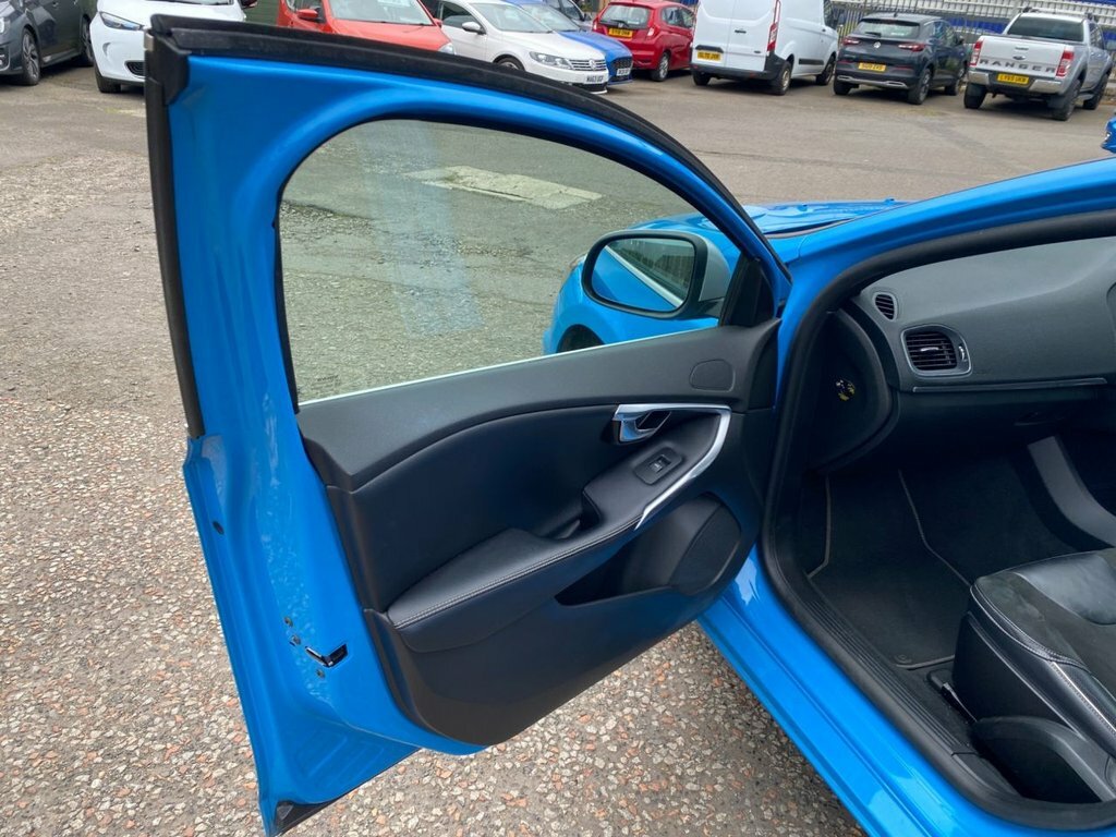 Volvo V40 D2 120 R Design Geartronic Blue #26