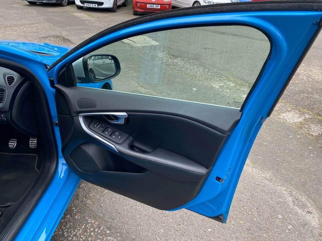 Volvo V40 D2 120 R Design Geartronic Blue #33