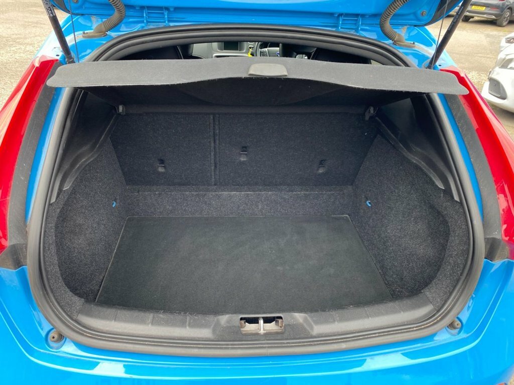 Volvo V40 D2 120 R Design Geartronic Blue #30