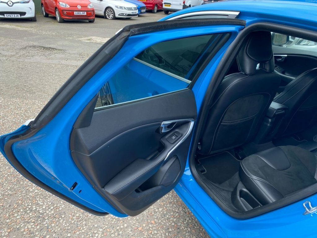 Volvo V40 D2 120 R Design Geartronic Blue #28