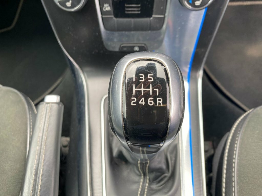 Volvo V40 D2 120 R Design Geartronic Blue #37