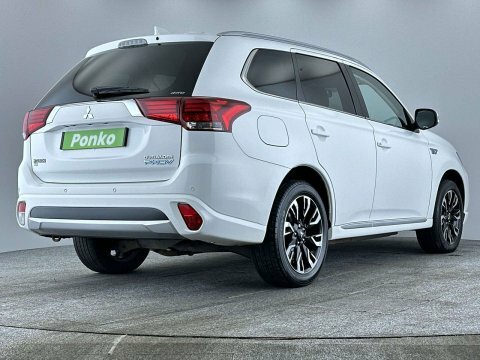 Mitsubishi Outlander 2015 65 2.0 DP65YRJ White #4