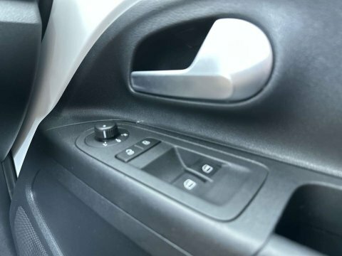 Volkswagen e-Up 36.8Kwh E-up White #35