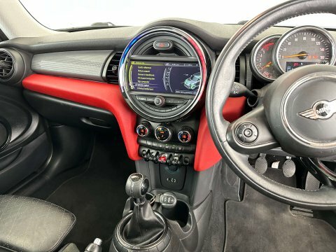 Mini Hatch 1.2L One Black #12