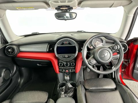 Mini Hatch 1.2L One Black #11