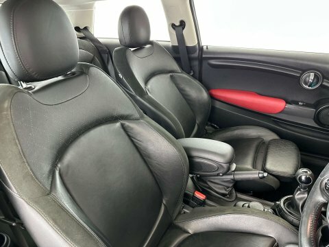 Mini Hatch 1.2L One Black #9