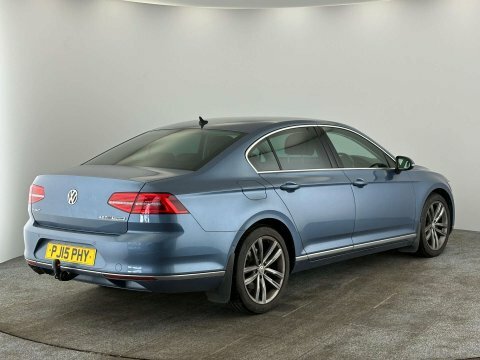Volkswagen Passat 2015 15 2.0 Blue #4