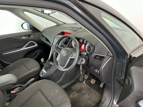 Vauxhall Zafira Tourer Se White #11