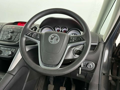 Vauxhall Zafira Tourer Se White #12