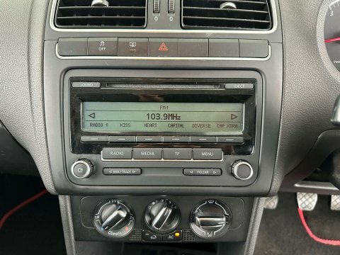 Volkswagen Polo Silver #14