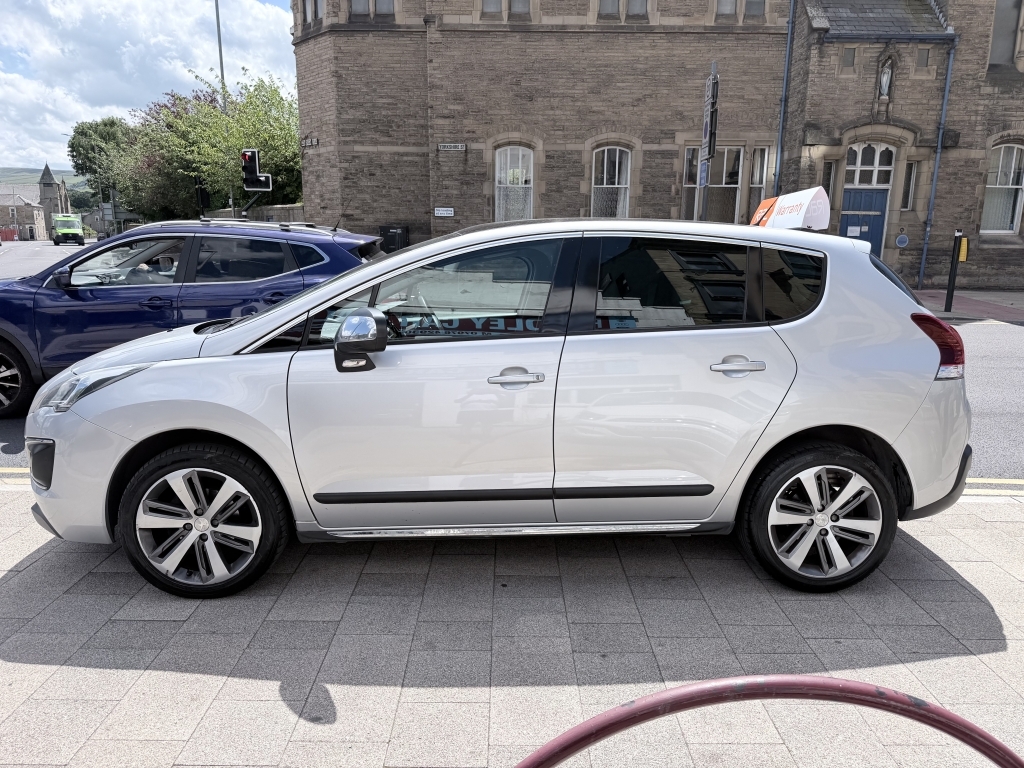 Peugeot 3008 1.6 Blue Hdi S S Allure Silver #4