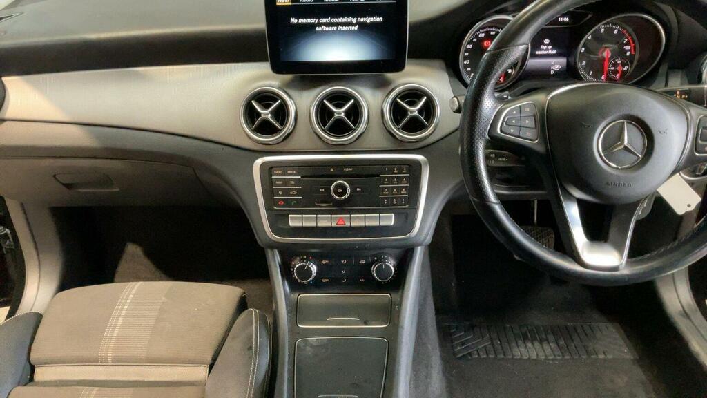 Mercedes-Benz GLA Class 1.6 Gla180 Urban Edition 7G-dct Euro 6 Ss Black #5