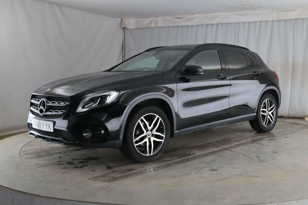 Mercedes-Benz GLA Class 1.6 Gla180 Urban Edition 7G-dct Euro 6 Ss Black #2