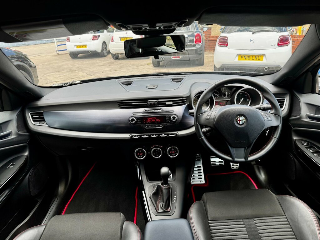 Alfa Romeo Giulietta 2.0 Jtdm-2 Veloce Hatchback Tct Euro 5 Black #3