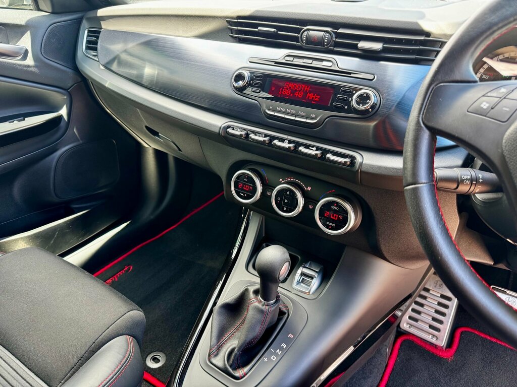 Alfa Romeo Giulietta Hatchback Red #14