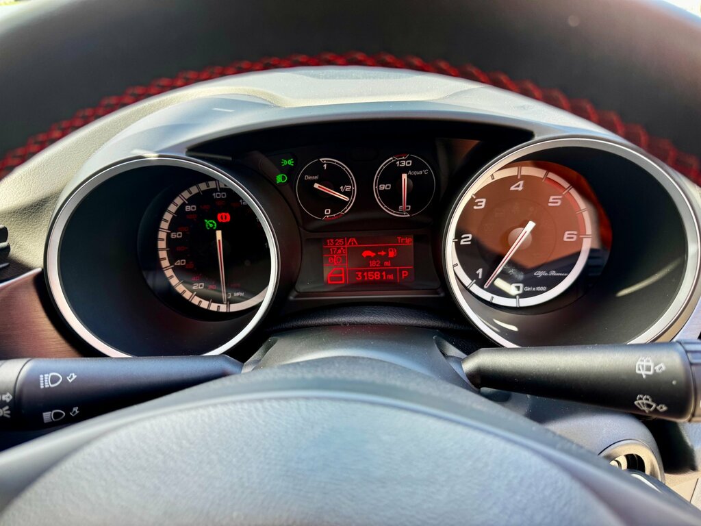 Alfa Romeo Giulietta Hatchback Red #49