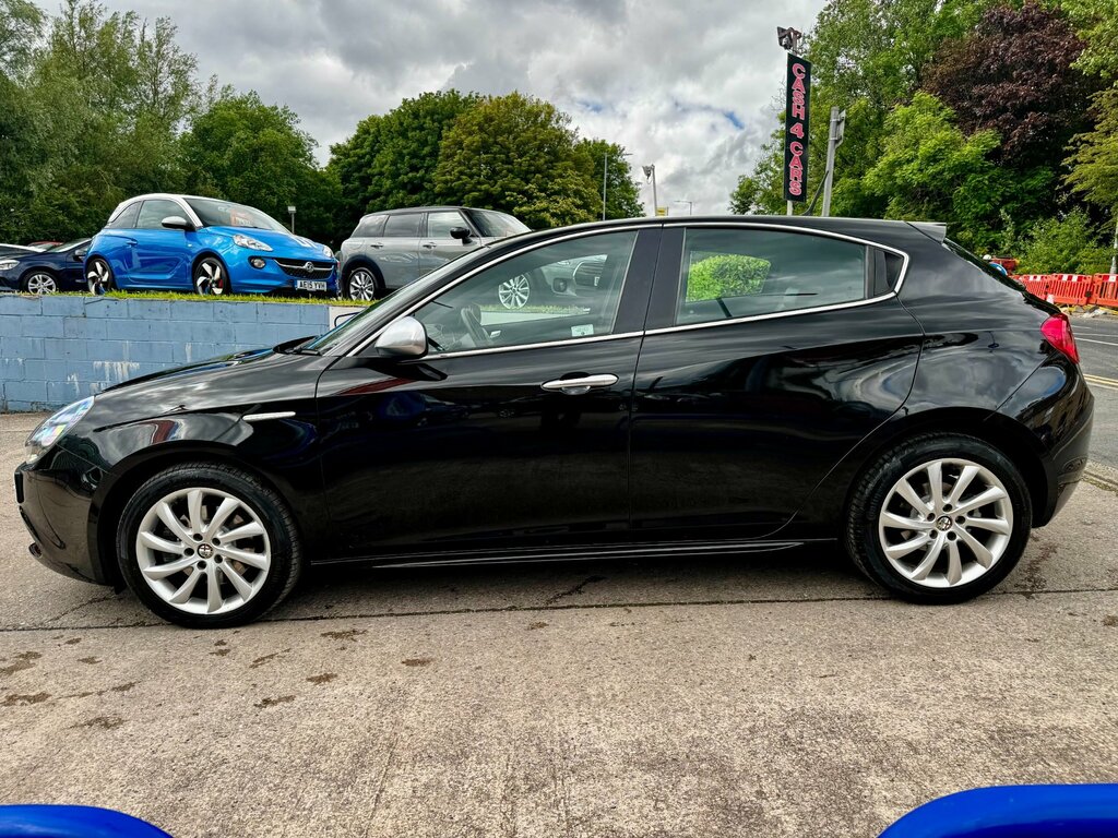 Alfa Romeo Giulietta Hatchback Red #71