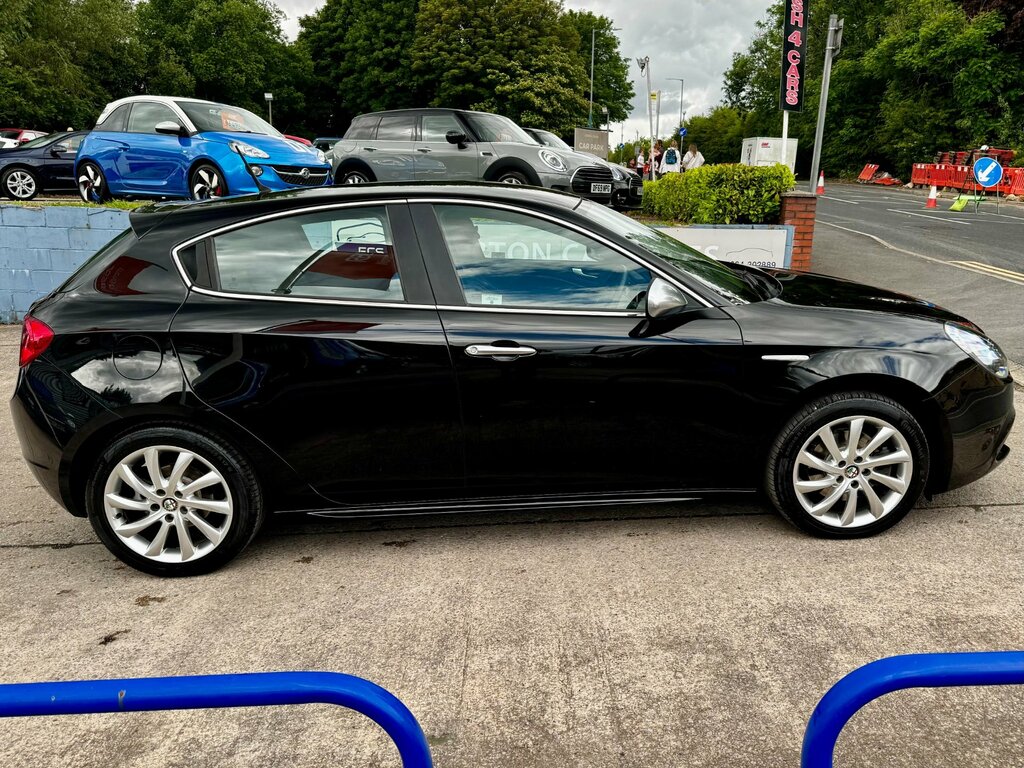 Alfa Romeo Giulietta Hatchback Red #74