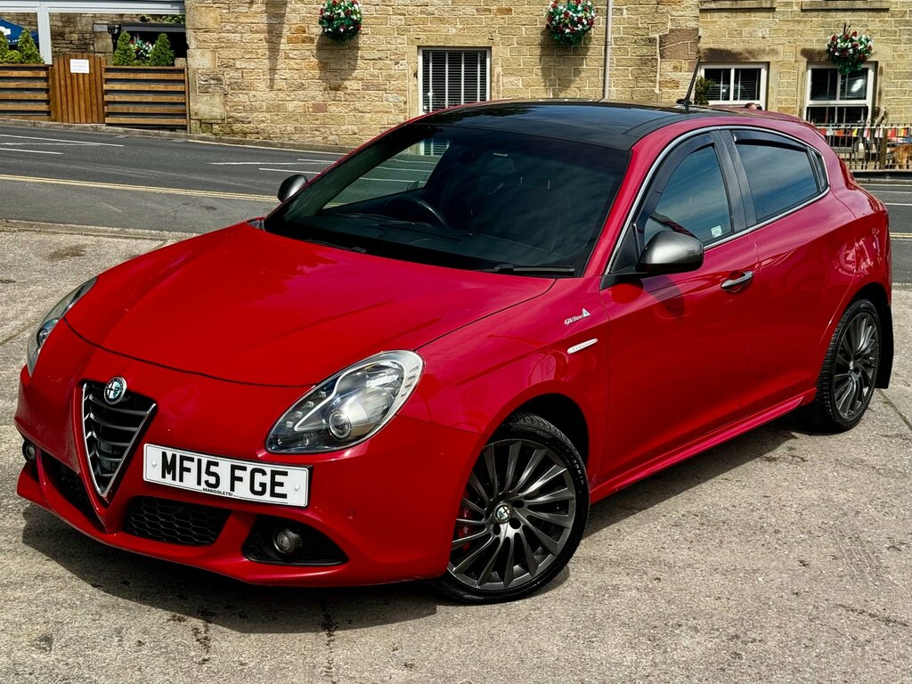 Alfa Romeo Giulietta 2.0 Jtdm-2 Qv Line Hatchback Eur Red #2