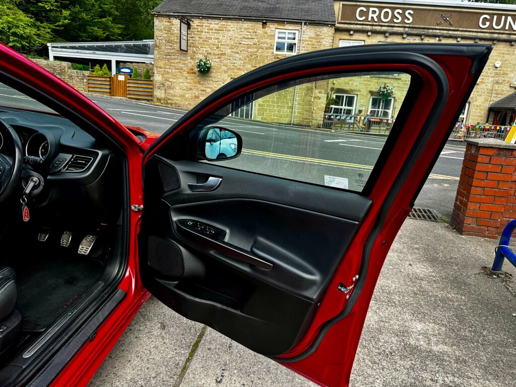 Alfa Romeo Giulietta 1.4 Tb Multiair Sprint 150 Bhp Red #13