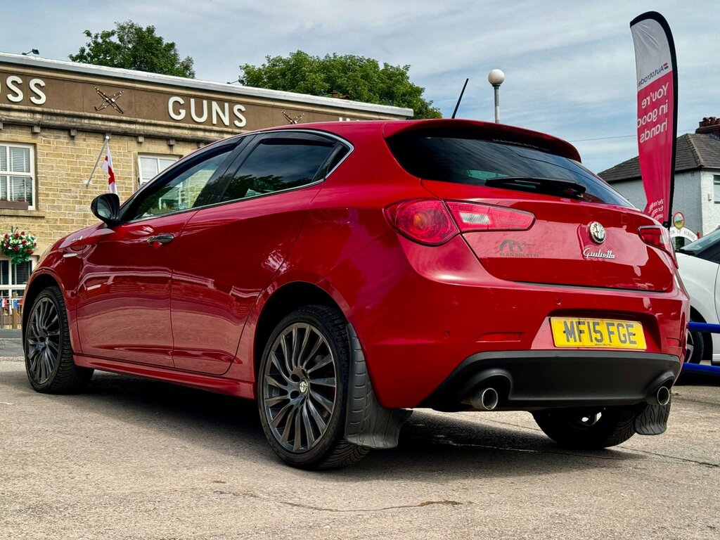 Alfa Romeo Giulietta 2.0 Jtdm-2 Qv Line Hatchback Eur Red #6
