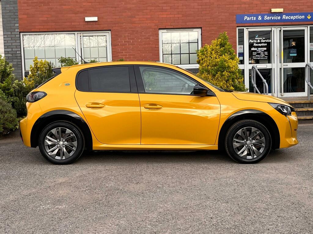 Peugeot e-208 50Kwh Allure Premium Hatchback  #6