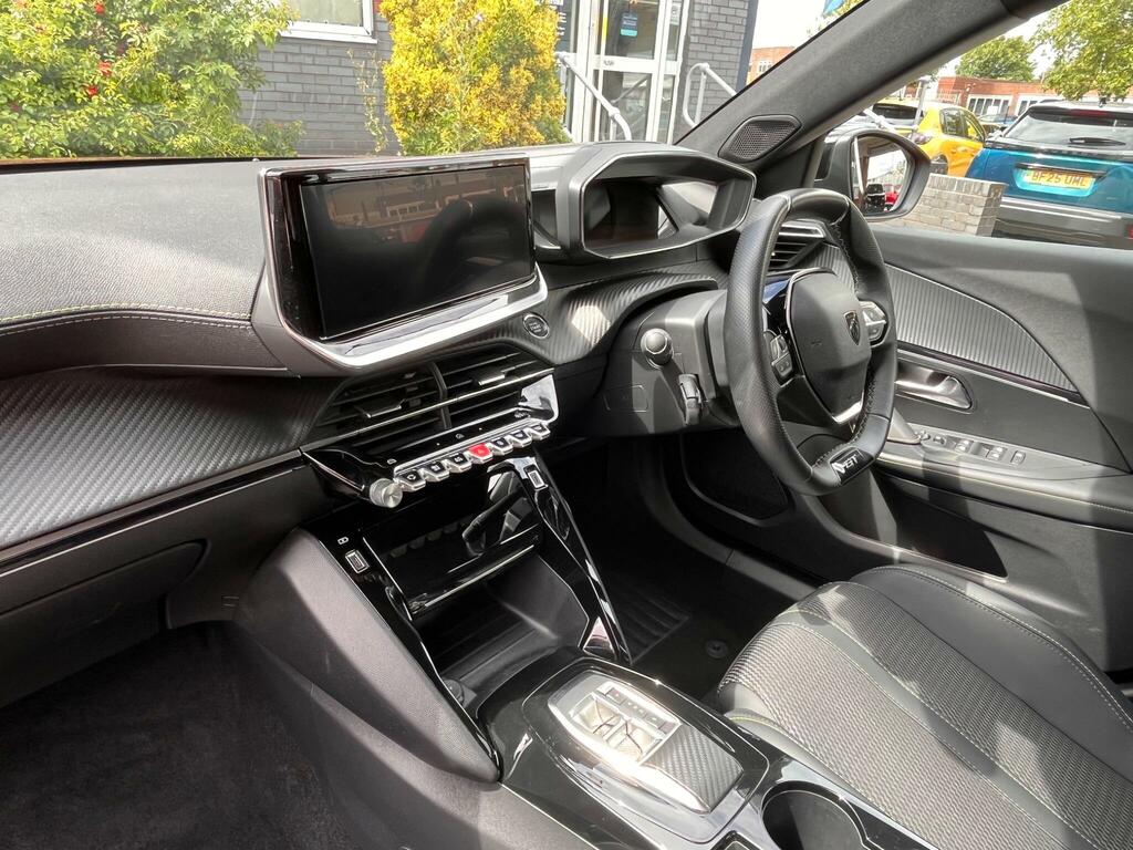 Peugeot e-2008 50Kwh Gt Suv 7Kw Charger 136 #3