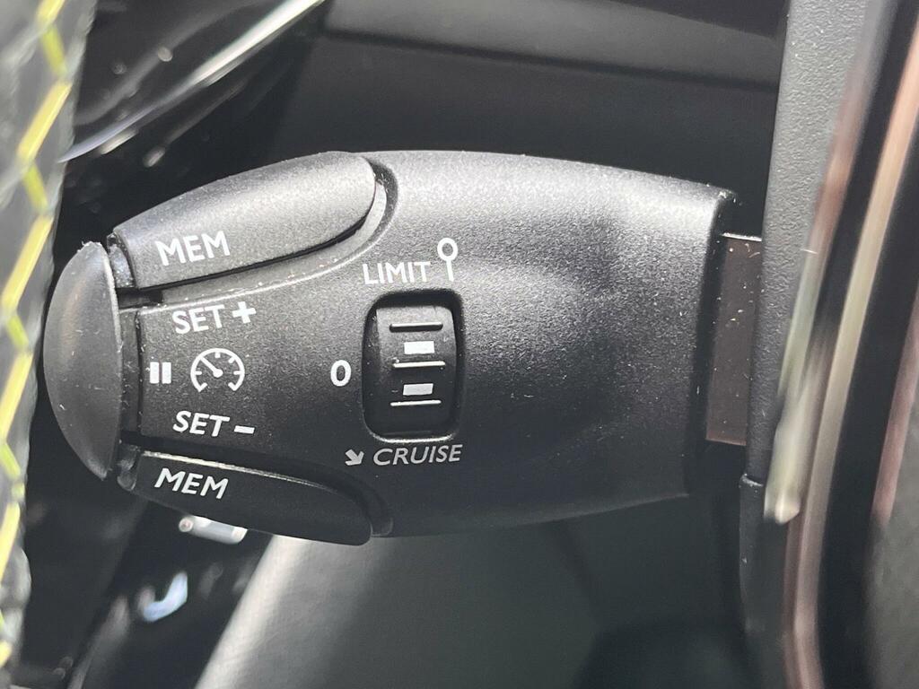 Peugeot e-2008 50Kwh Allure Grey #40