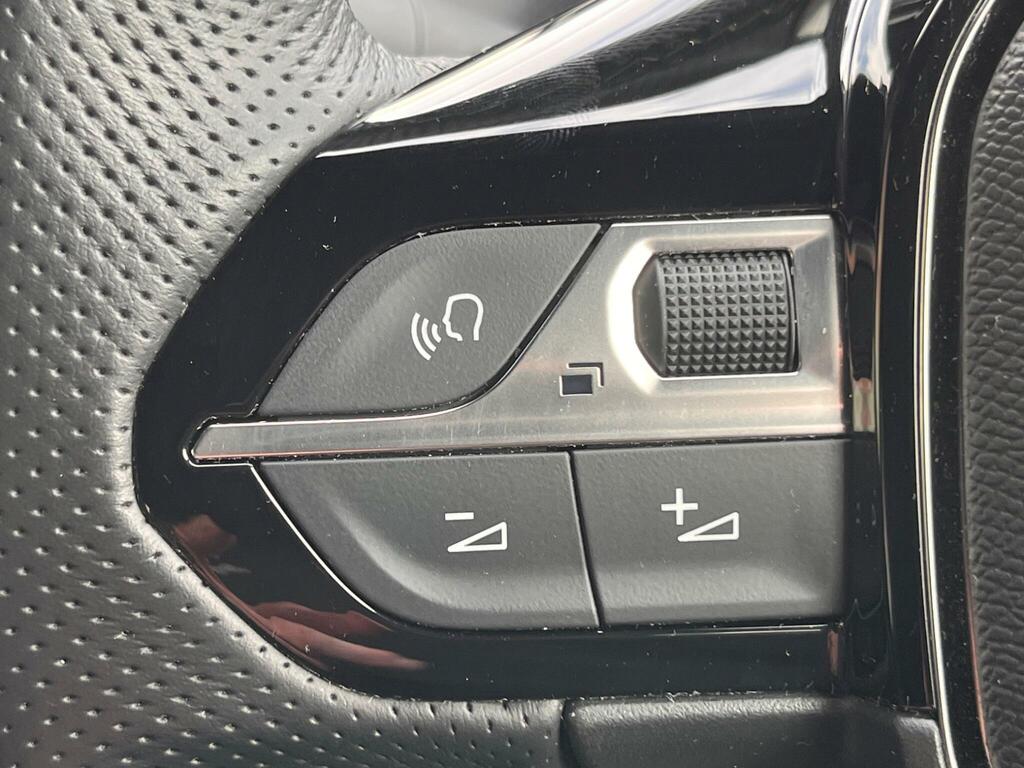Peugeot e-2008 50Kwh Allure Grey #35