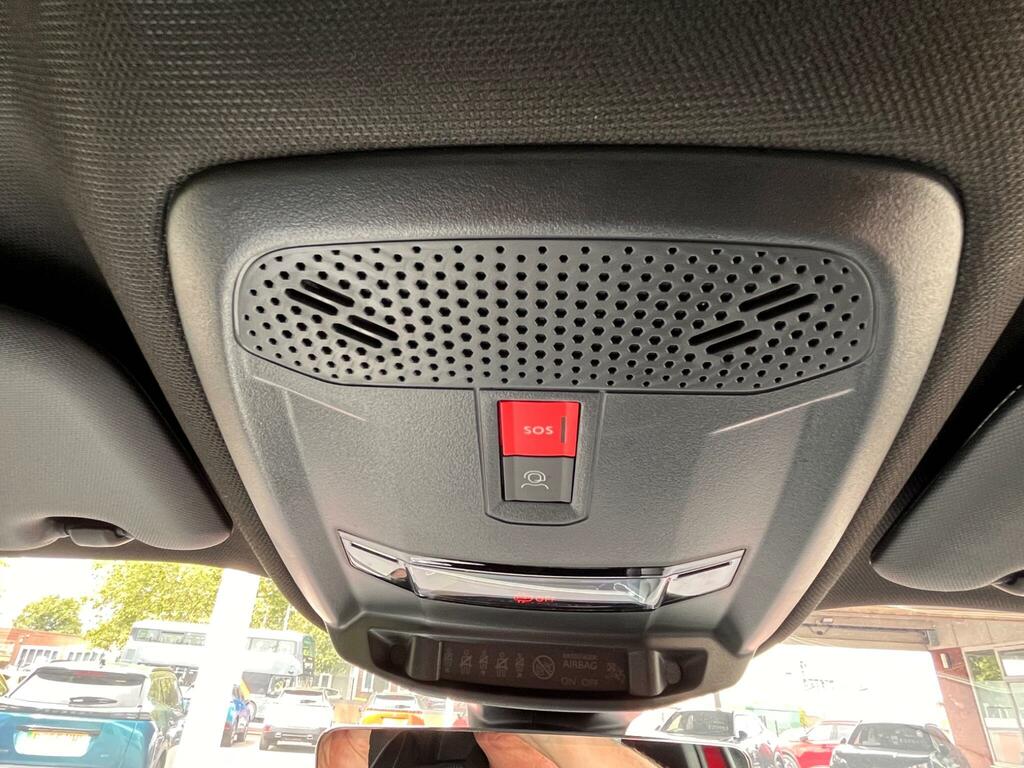Peugeot e-2008 50Kwh Allure Grey #46