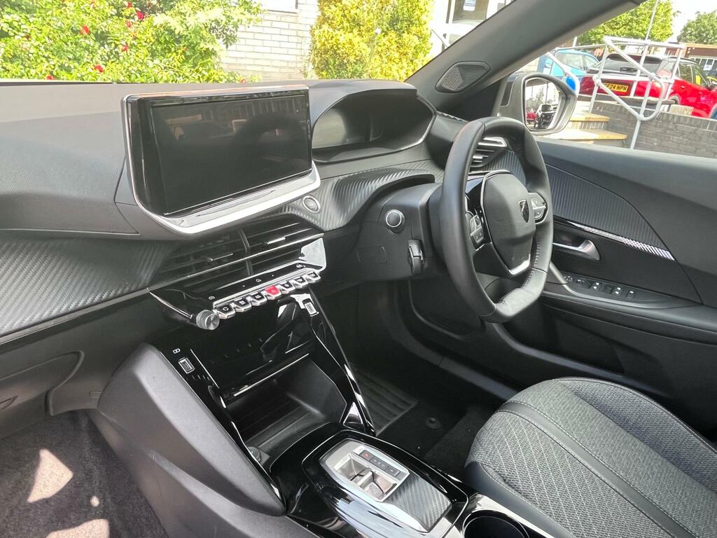Peugeot e-2008 50Kwh Allure Suv 7Kw Charger  #3