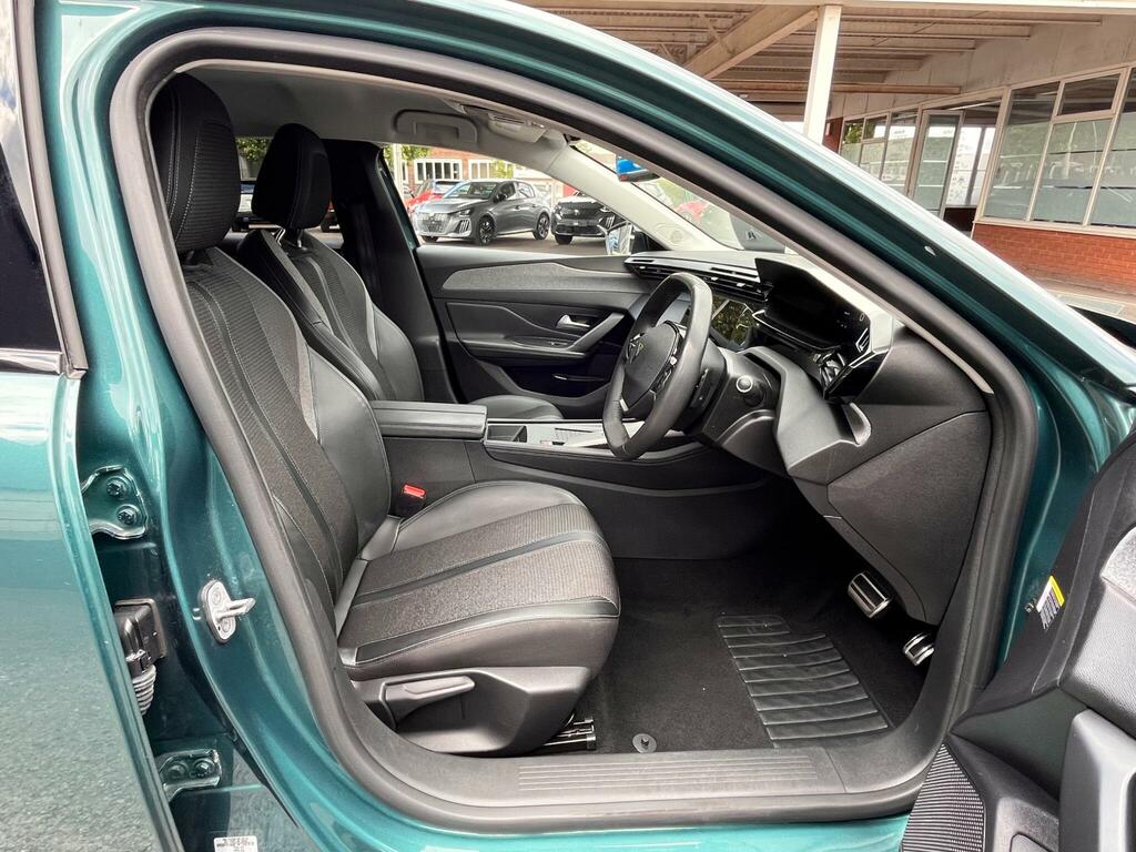 Peugeot 308 SW Active Premium Red #10