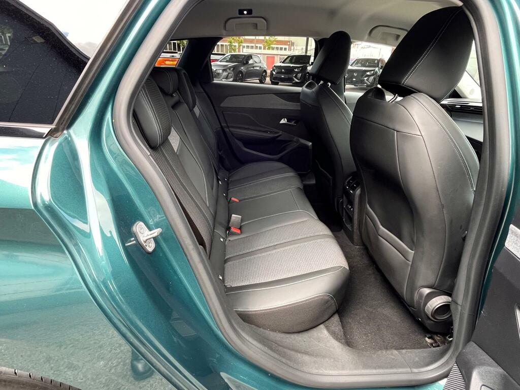 Peugeot 308 SW Active Premium Red #15