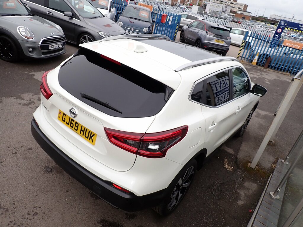 Nissan Qashqai 1.3 Dig-t Tekna Suv Euro 6 Ss GJ69HUK White #6