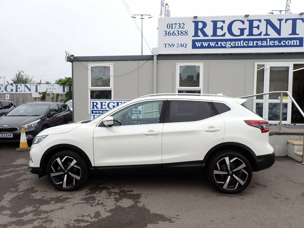 Nissan Qashqai 1.3 Dig-t Tekna Suv Euro 6 Ss GJ69HUK White #3