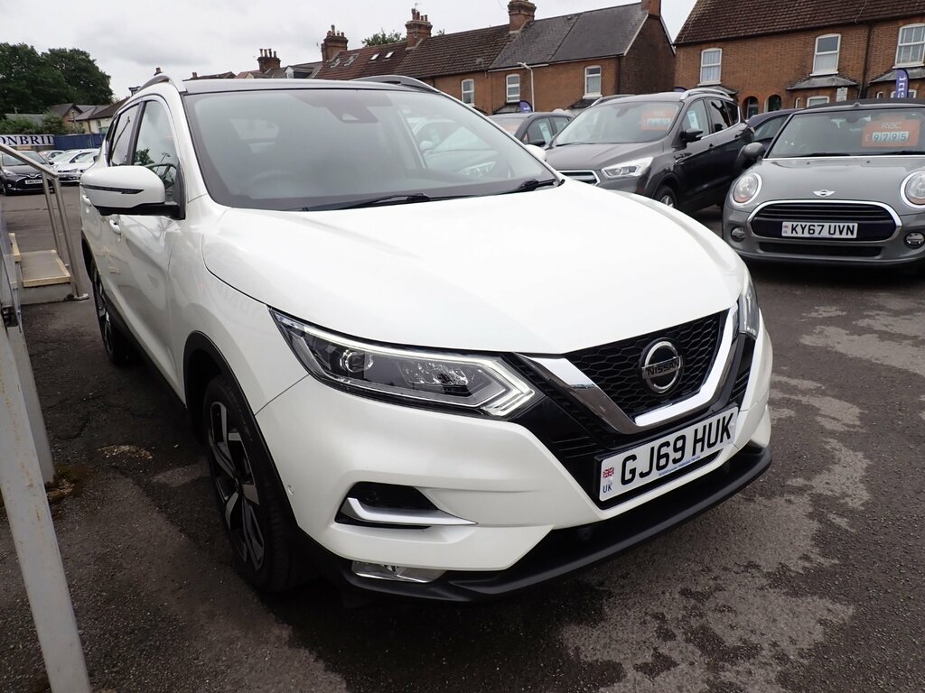 Nissan Qashqai 1.3 Dig-t Tekna Suv Euro 6 Ss GJ69HUK White #5