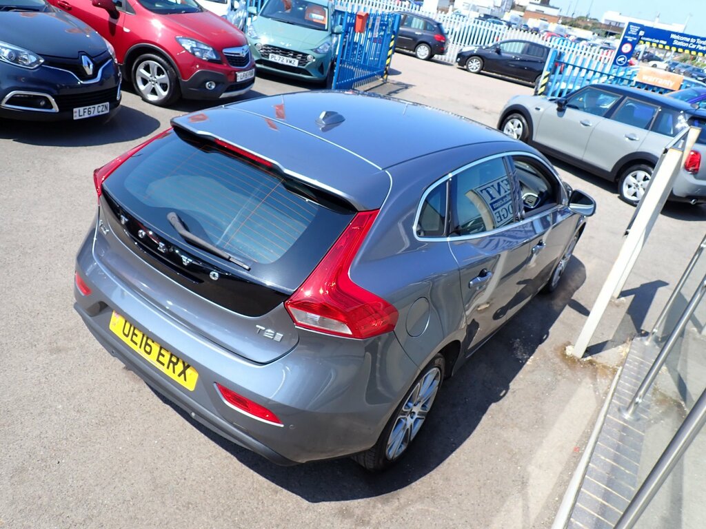 Volvo V40 2.0 T2 Inscription Hatchback Eur Grey #6