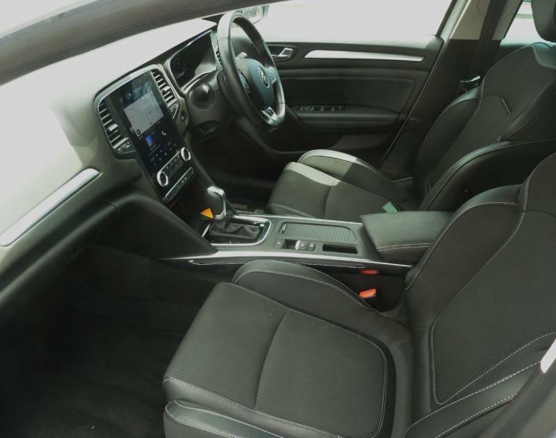 Renault Megane E-Tech 1.6 E-tech Phev 160 Iconic - 2021 21 White #2