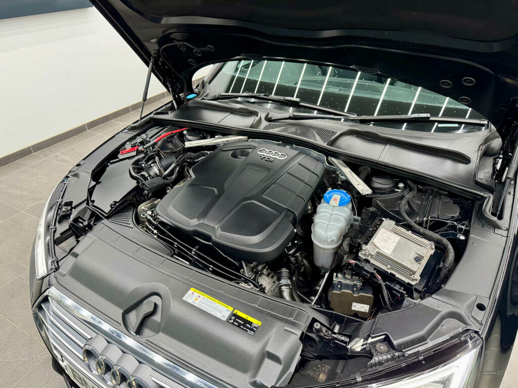 Audi A4 2.0 Tdi Ultra 190 Black #2